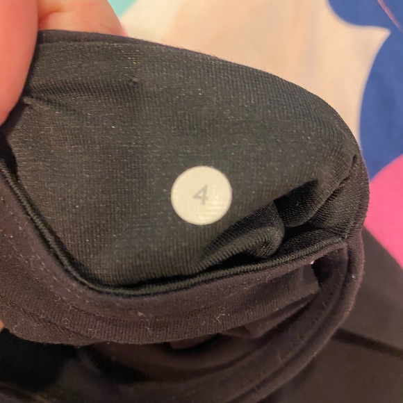 Lululemon leggings size 4 - Picture 3 of 4